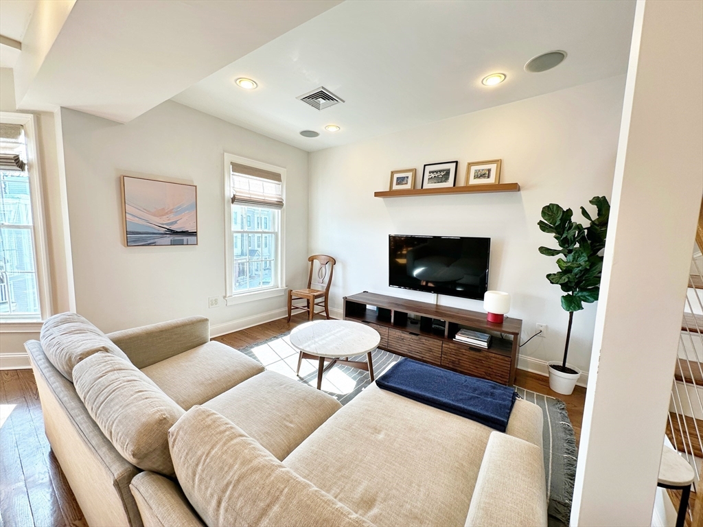 2 bed, 1 bath apartment for rent at 520 Sumner St Unit 3, East Boston — photo 3 of 19