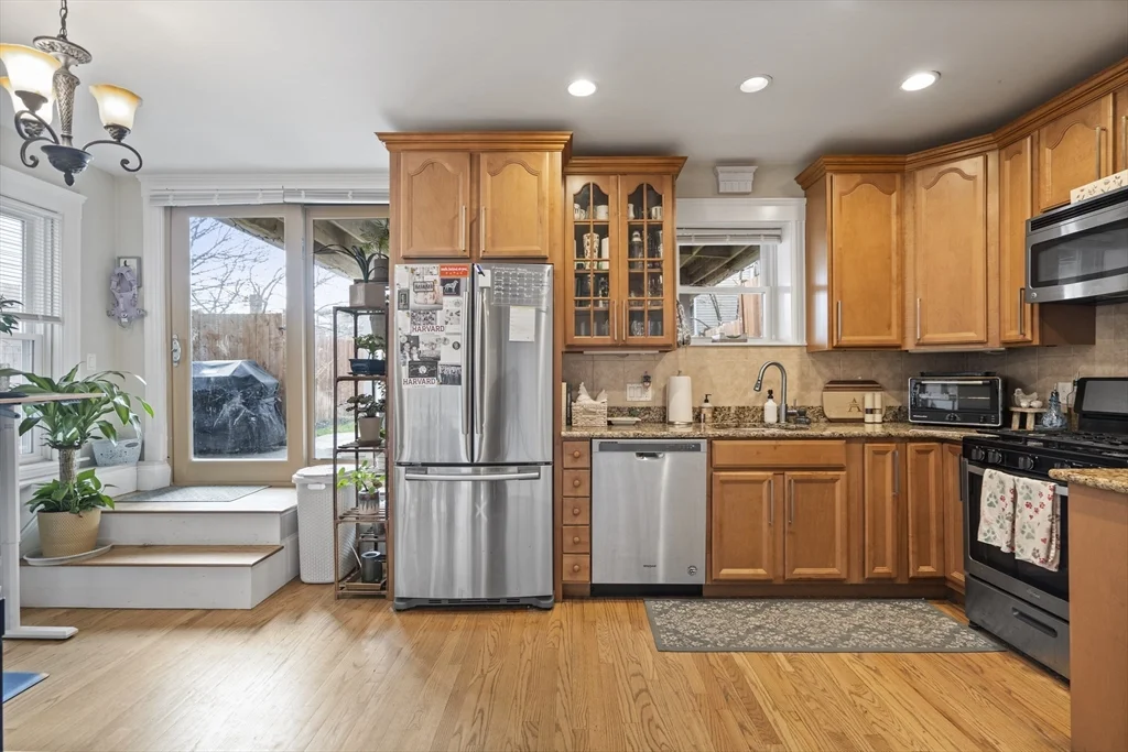 2 bed, 1 bath apartment for rent at 521 E 5th St Unit 1, South Boston — photo 3 of 12