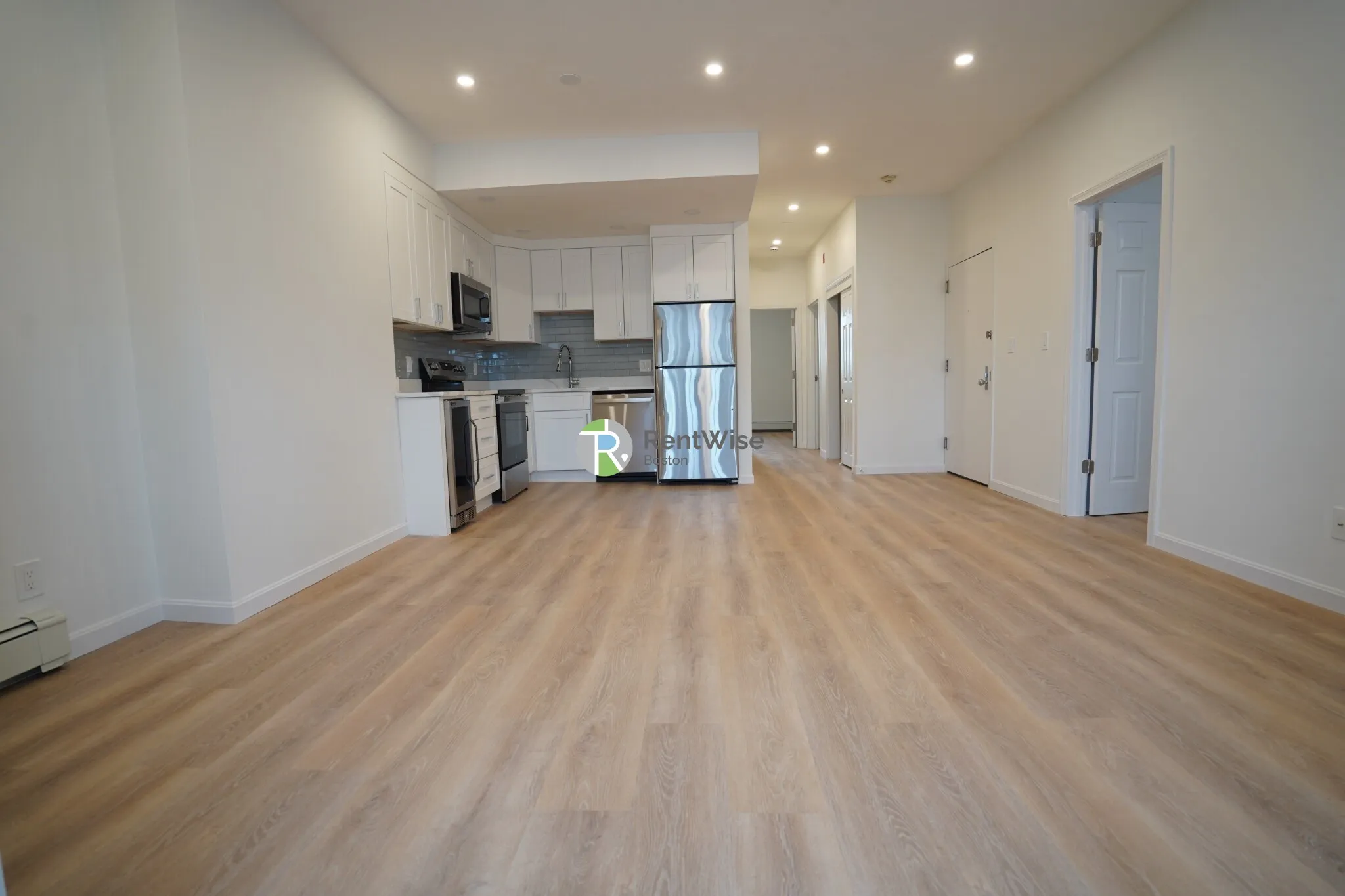 3 bed, 1 bath apartment for rent at 521 Massachusetts Ave Unit 5215, Roxbury — photo 3 of 21