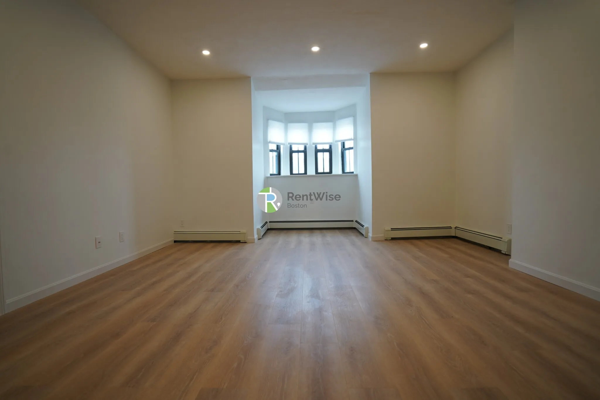 3 bed, 1 bath apartment for rent at 521 Massachusetts Ave Unit 5215, Roxbury — photo 2 of 21