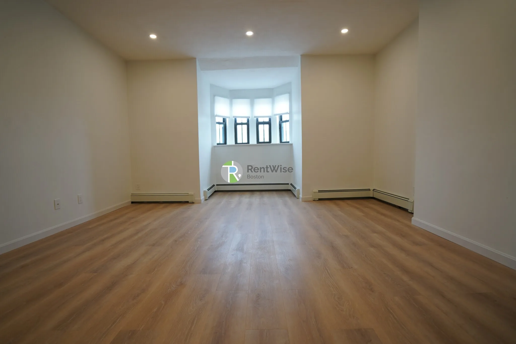 3 bed, 1 bath apartment for rent at 521 Massachusetts Ave Unit 5215, Roxbury — photo 4 of 21