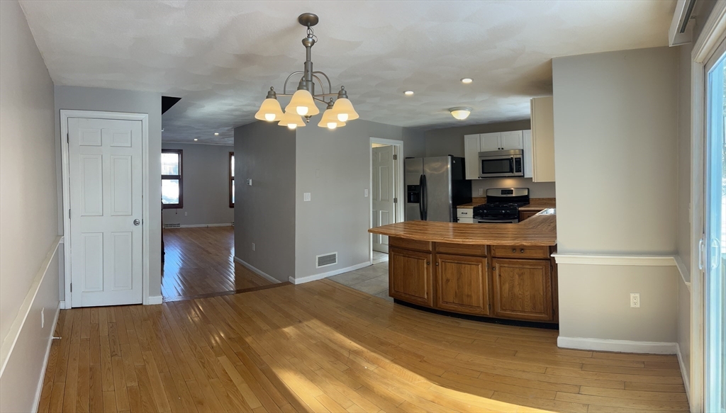 2 bed, 1 bath apartment for rent at 521 Wellman Ave Unit 521, Chelmsford — photo 7 of 11