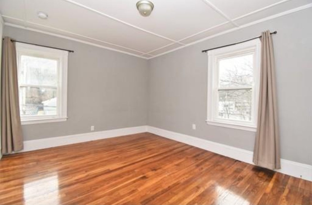 3 bed, 2 bath apartment for rent at 522 Broadway Unit House, Linden — photo 6 of 8