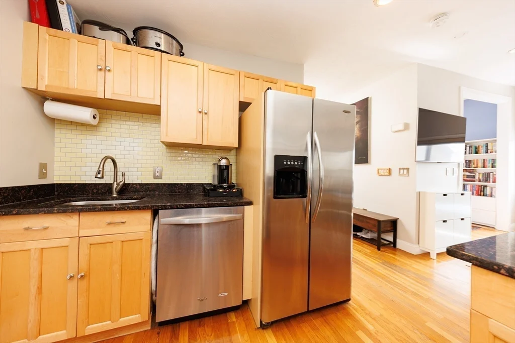 1 bed, 1 bath apartment for rent at 522 E 8 Unit 3, South Boston — photo 6 of 20