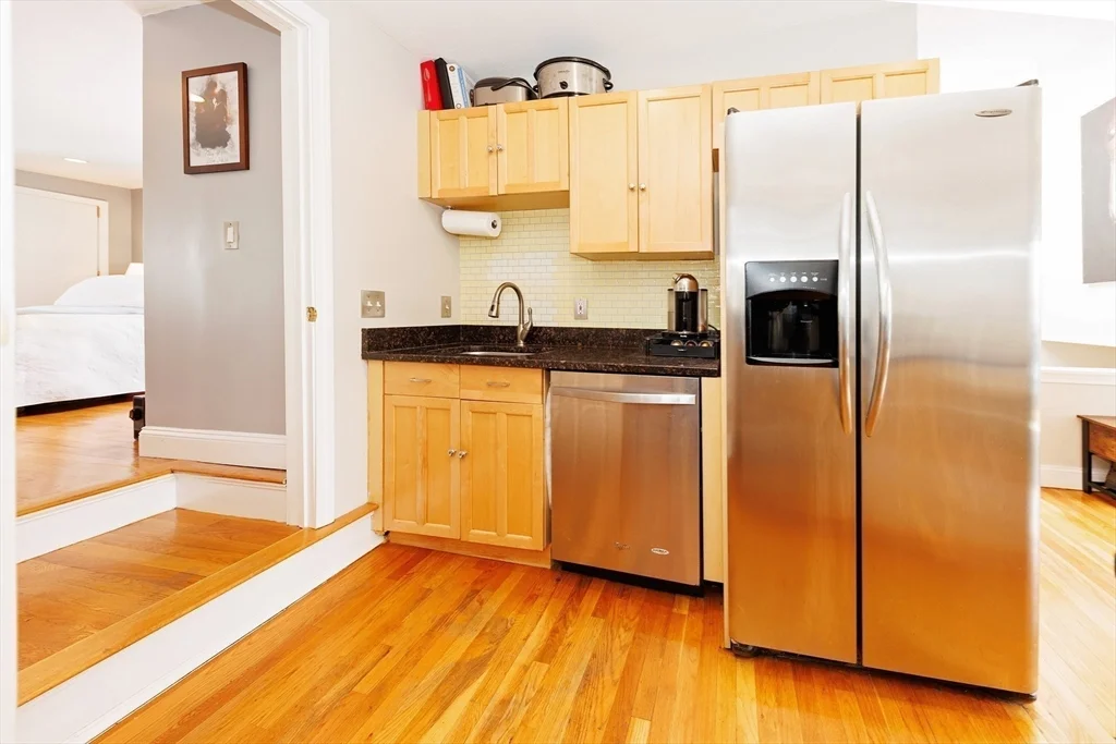 1 bed, 1 bath apartment for rent at 522 E 8 Unit 3, South Boston — photo 5 of 20