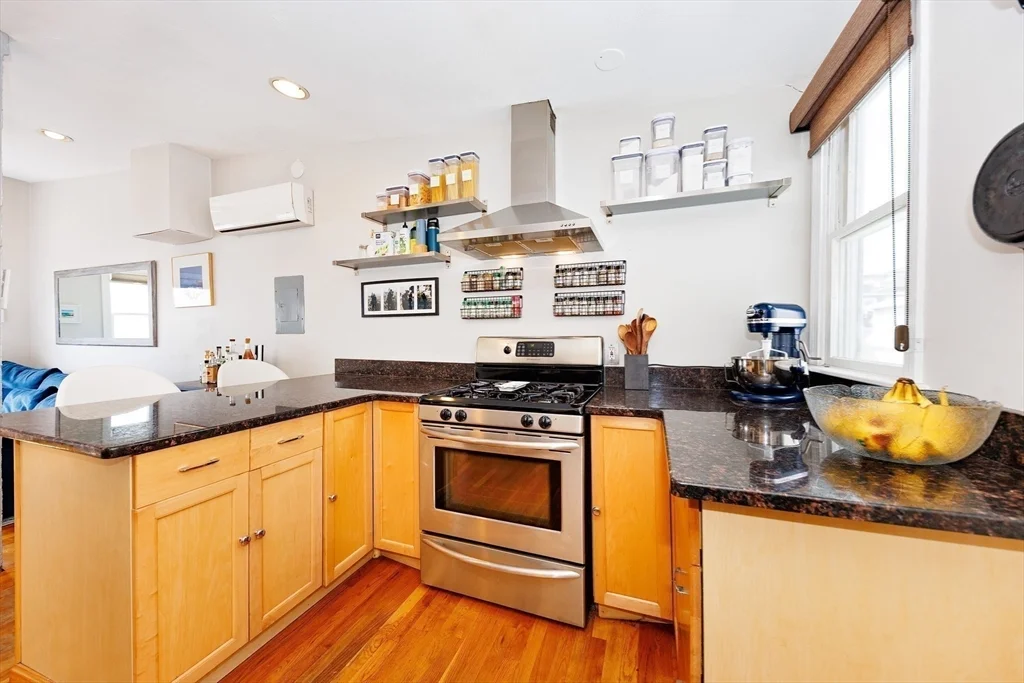 1 bed, 1 bath apartment for rent at 522 E 8 Unit 3, South Boston — photo 7 of 20