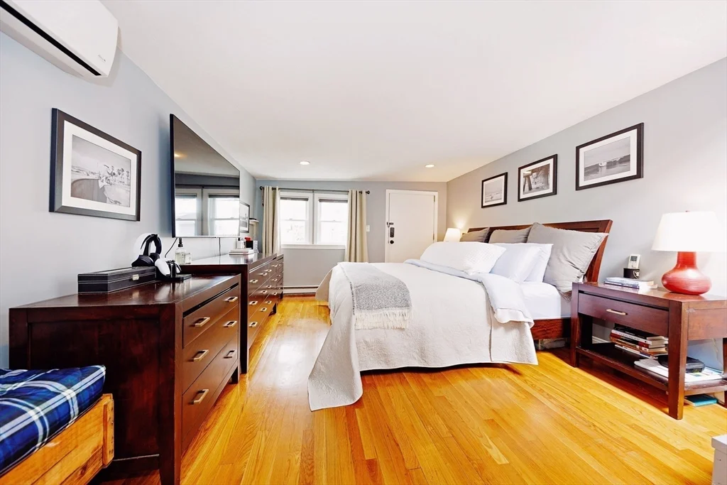 1 bed, 1 bath apartment for rent at 522 E 8 Unit 3, South Boston — photo 2 of 20