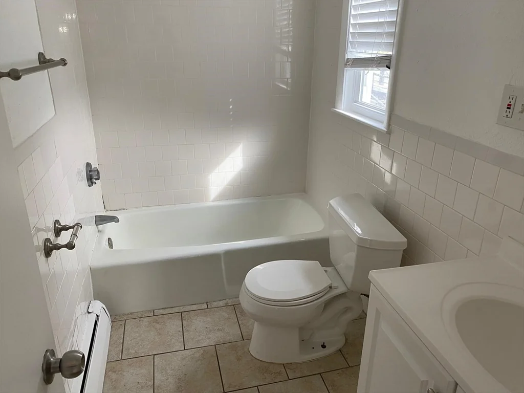 1 bed, 1 bath apartment for rent at 522 Saratoga St Unit 3, East Boston — photo 3 of 5