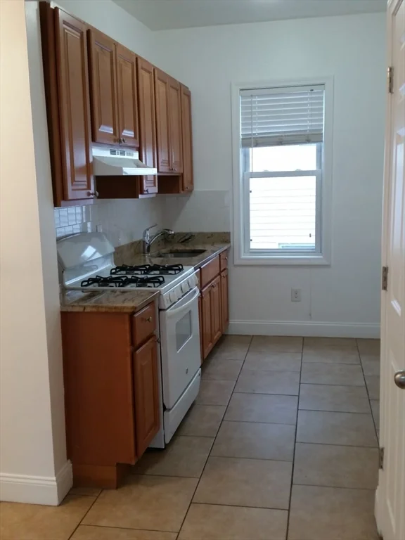1 bed, 1 bath apartment for rent at 522 Saratoga St Unit 3, East Boston — photo 2 of 5