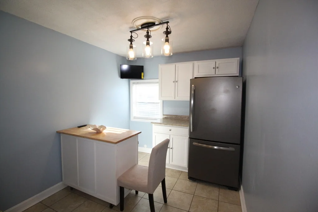 3 bed, 1 bath apartment for rent at 522 Slade T Unit 2, Fall River — photo 7 of 18