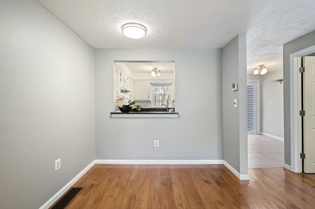 2 bed, 1 bath apartment for rent at 523 Washington St Unit C2, Pembroke — photo 9 of 33
