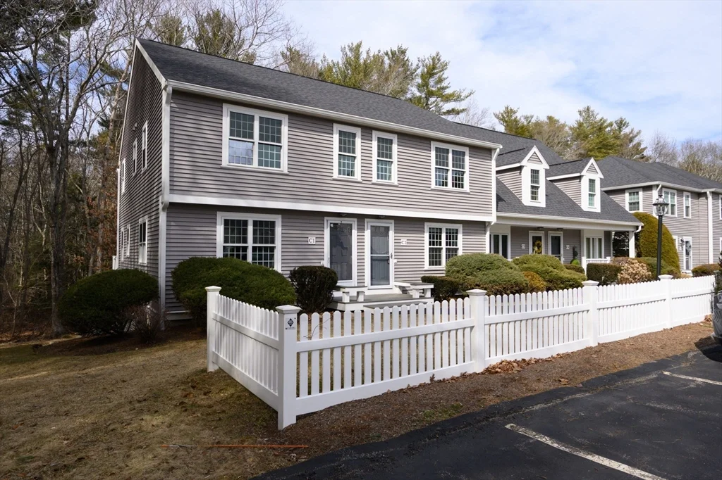 2 bed, 1 bath apartment for rent at 523 Washington St Unit C2, Pembroke — photo 3 of 33