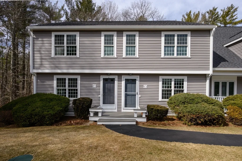2 bed, 1 bath apartment for rent at 523 Washington St Unit C2, Pembroke — photo 1 of 33
