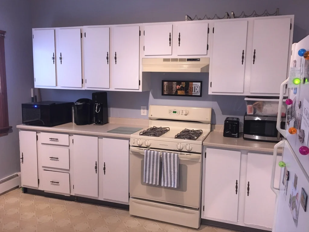 1 bed, 1 bath apartment for rent at 524 East 7th St Unit 1, South Boston — photo 2 of 22