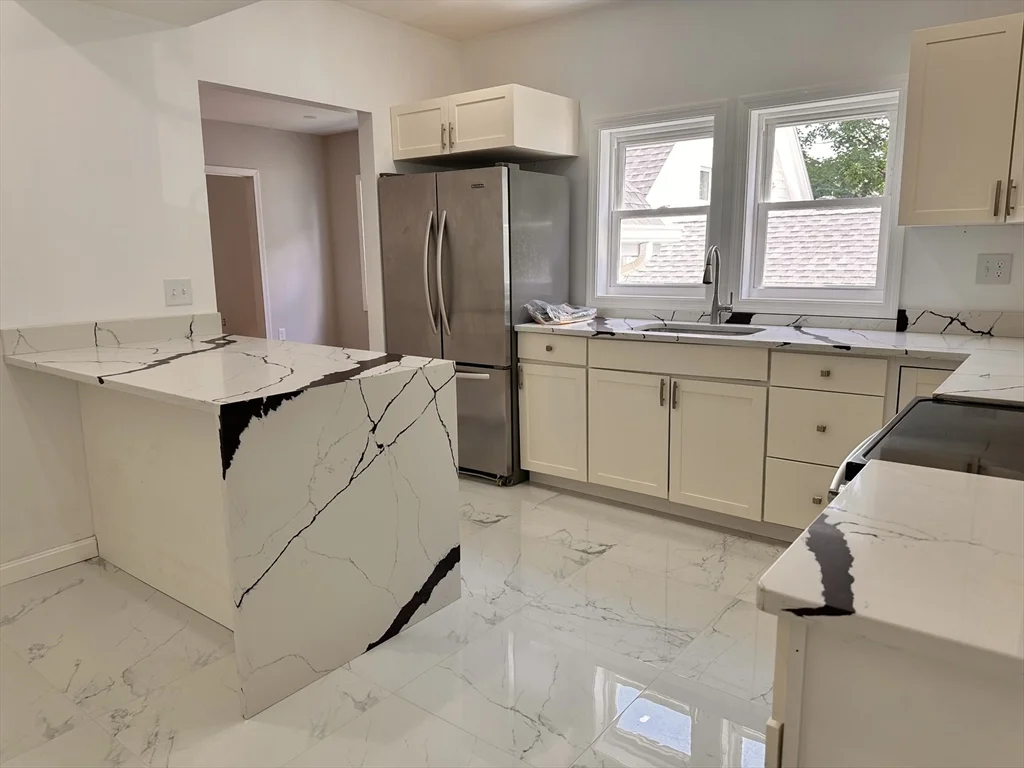 3 bed, 2 bath apartment for rent at 524 Howard St Unit 2, Lawrence — photo 1 of 28