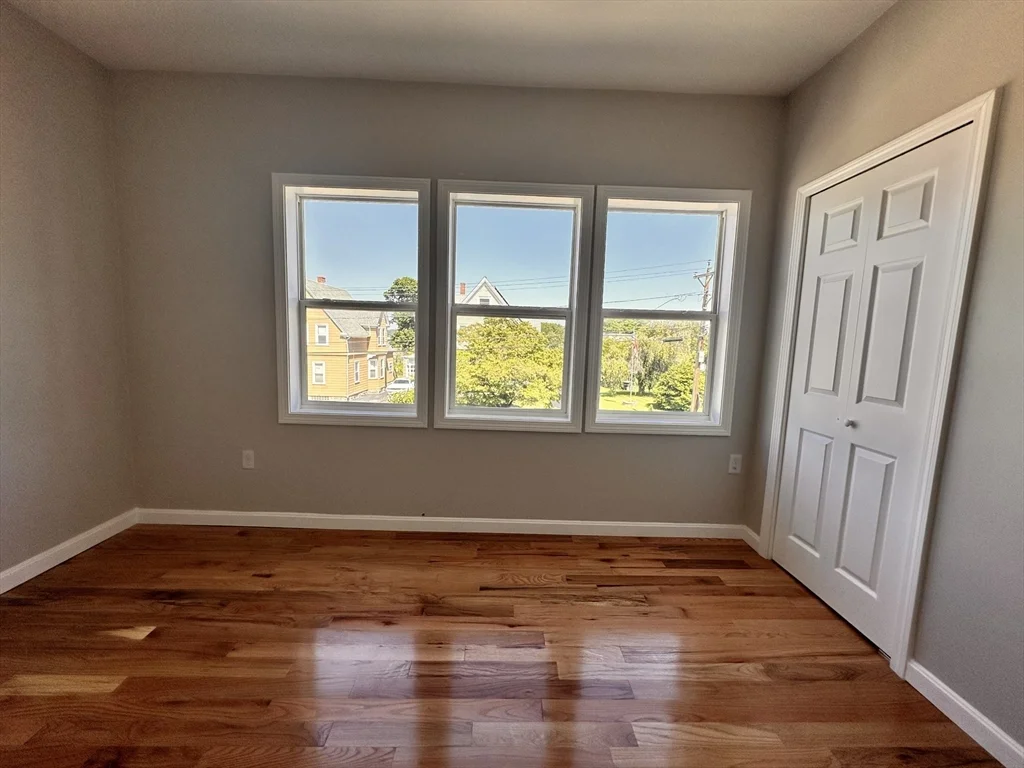 3 bed, 2 bath apartment for rent at 524 Howard St Unit 2, Lawrence — photo 17 of 28