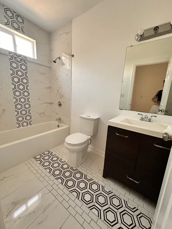 3 bed, 2 bath apartment for rent at 524 Howard St Unit 2, Lawrence — photo 19 of 28