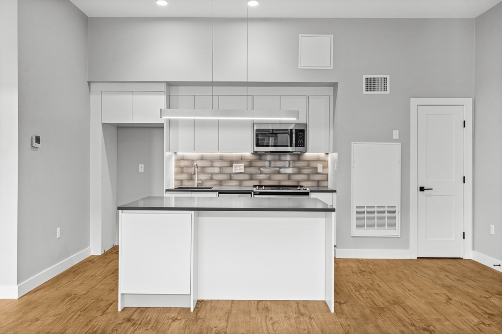 1 bed, 1 bath apartment for rent at 524 Main St Unit 8, Melrose — photo 5 of 18