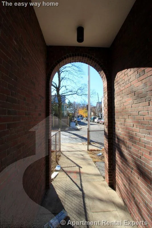 1 bed, 1 bath apartment for rent at 524 Putnam Ave Unit 1, Cambridgeport — photo 9 of 10