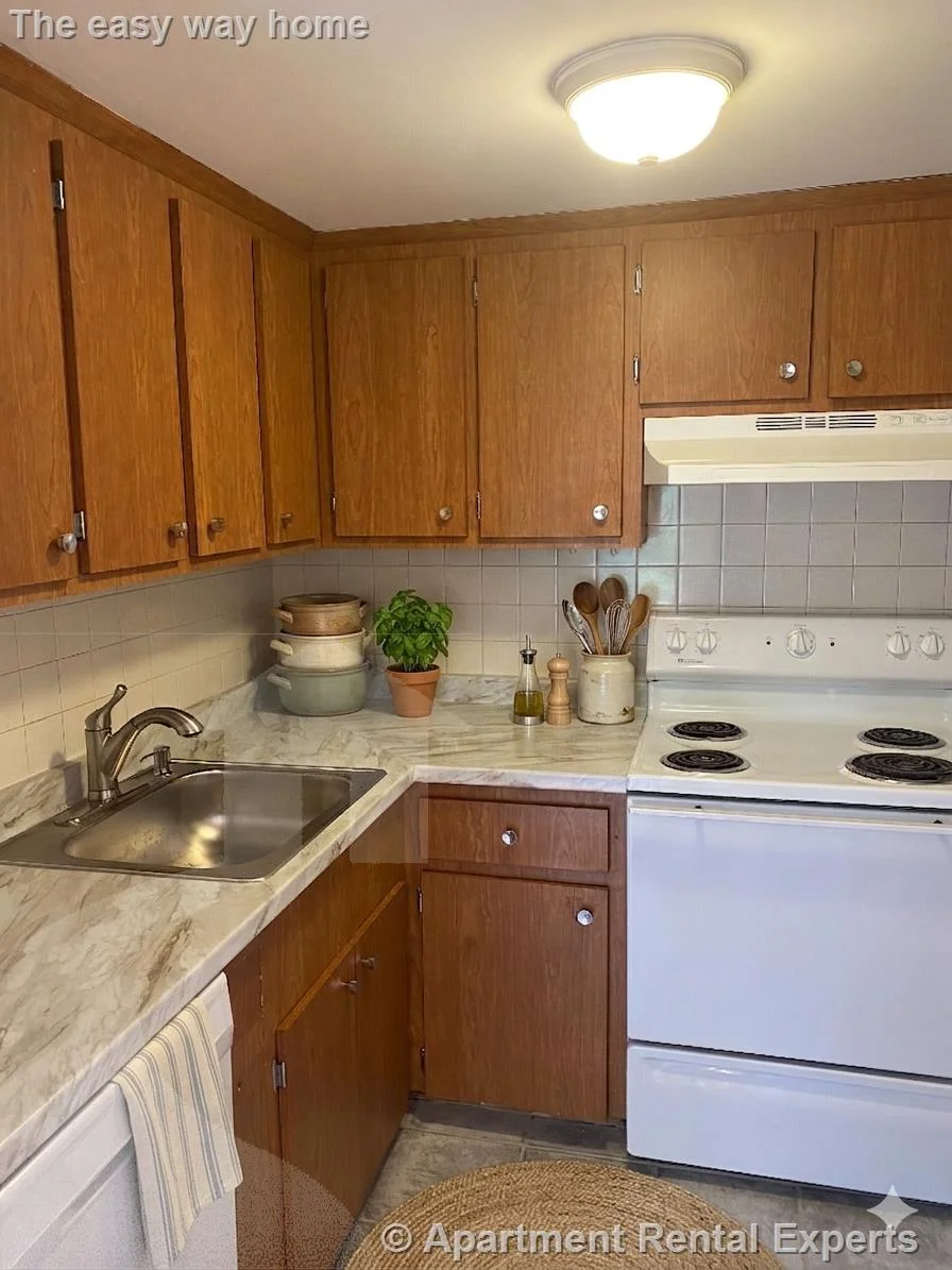 1 bed, 1 bath apartment for rent at 524 Putnam Ave Unit 12, Cambridgeport — photo 3 of 7
