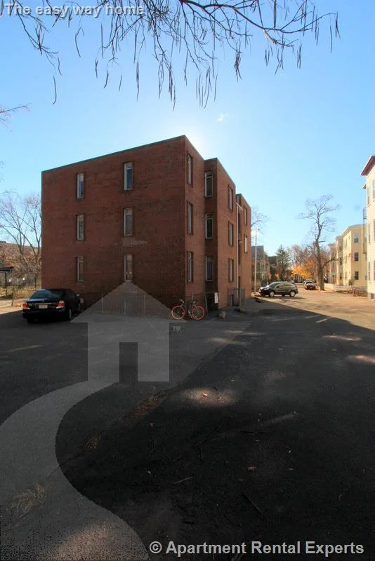 1 bed, 1 bath apartment for rent at 524 Putnam Ave Unit 6, Cambridgeport — photo 16 of 18