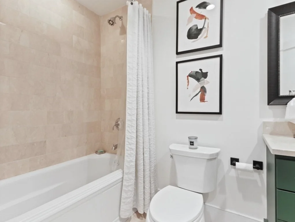 2 bed, 2 bath apartment for rent at 525 E 7th St Unit 5, South Boston — photo 15 of 24