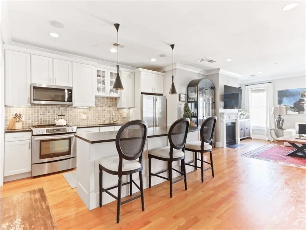 2 bed, 2 bath apartment for rent at 525 E 7th St Unit 5, South Boston