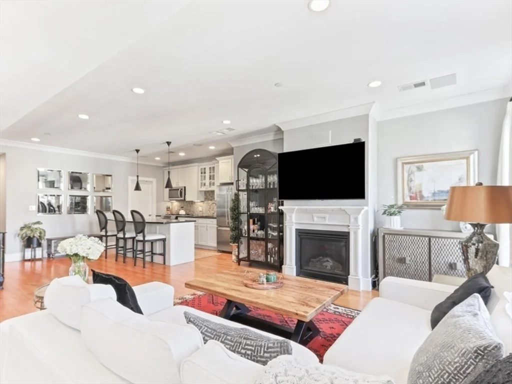 2 bed, 2 bath apartment for rent at 525 E 7th St Unit 5, South Boston — photo 6 of 24
