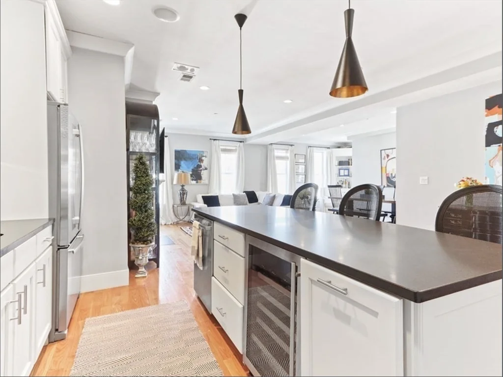2 bed, 2 bath apartment for rent at 525 E 7th St Unit 5, South Boston — photo 2 of 24