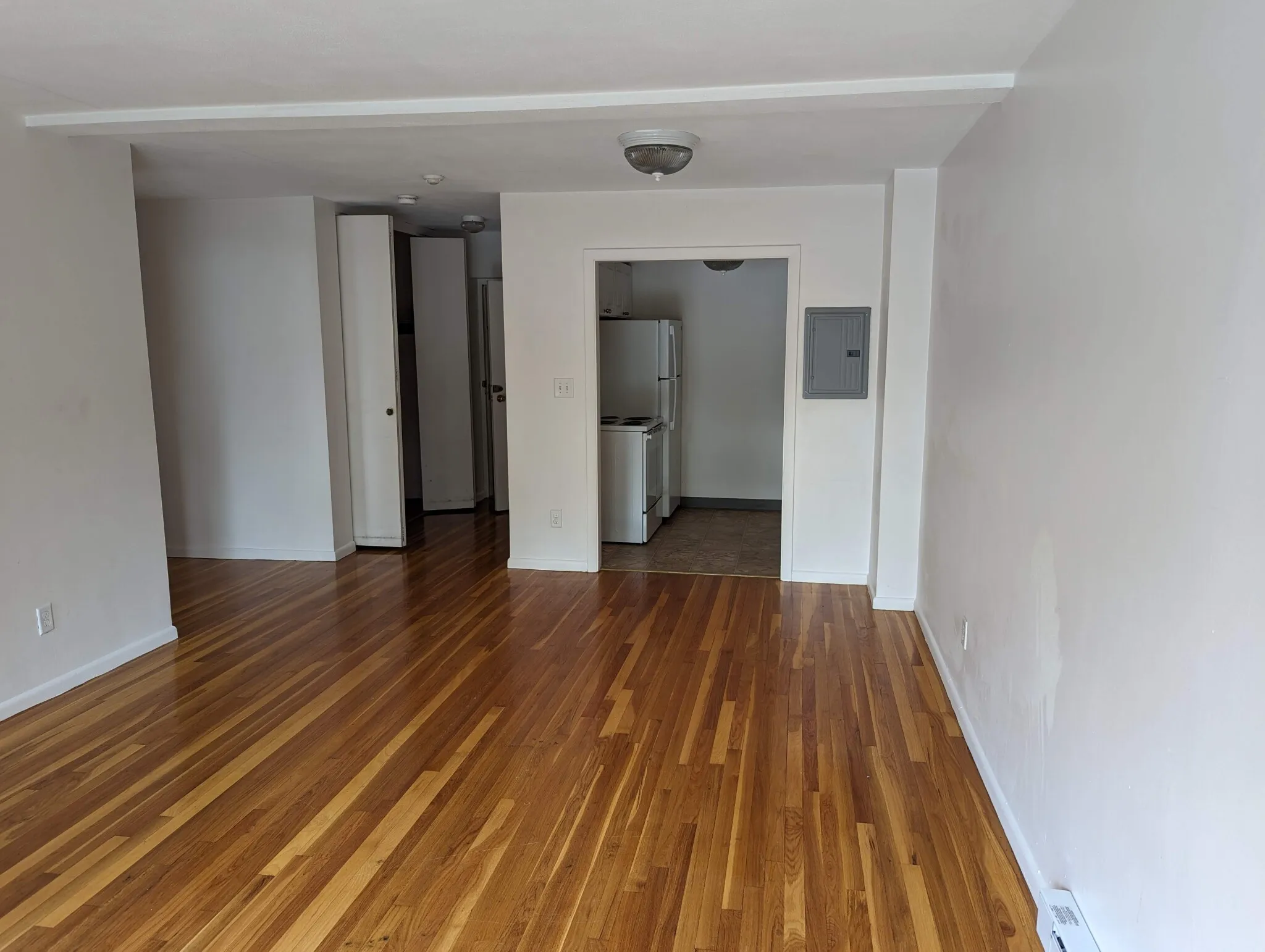 2 bed, 1 bath apartment for rent at 525 Highland Ave Unit 11, Malden — photo 3 of 14
