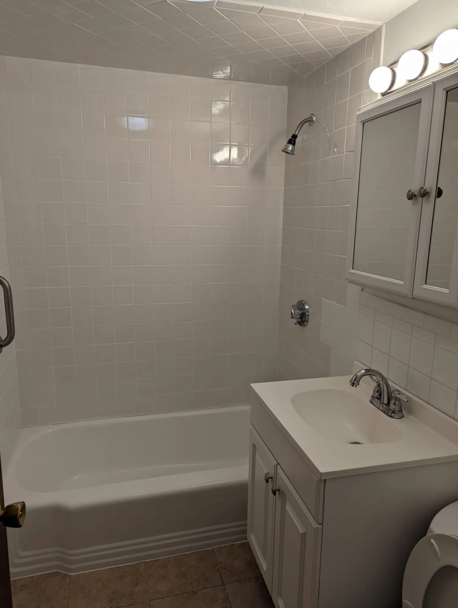 2 bed, 1 bath apartment for rent at 525 Highland Ave Unit 11, Malden — photo 5 of 14