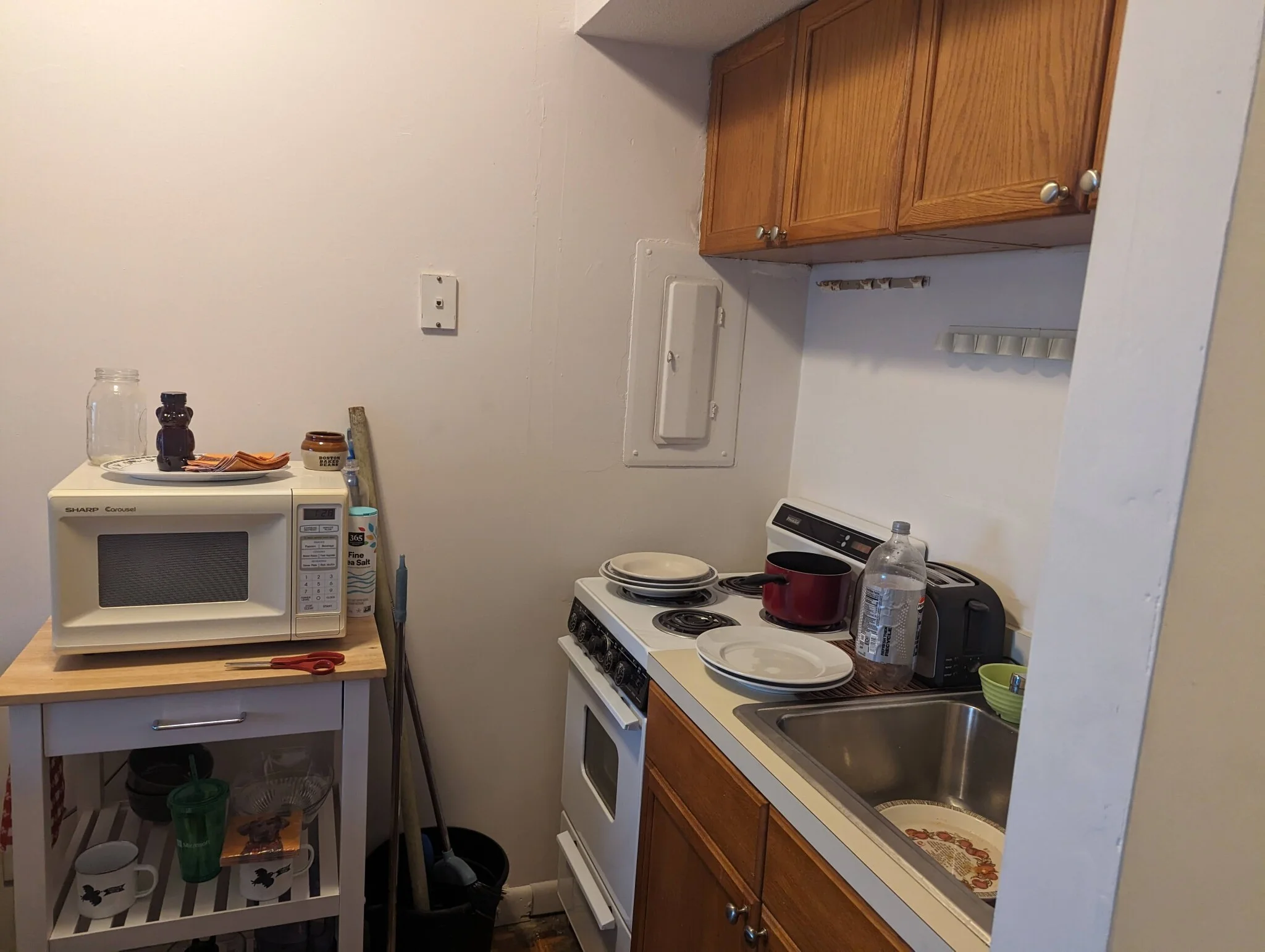Studio bed, 1 bath apartment for rent at 525 Highland Ave Unit 12, Malden — photo 5 of 11