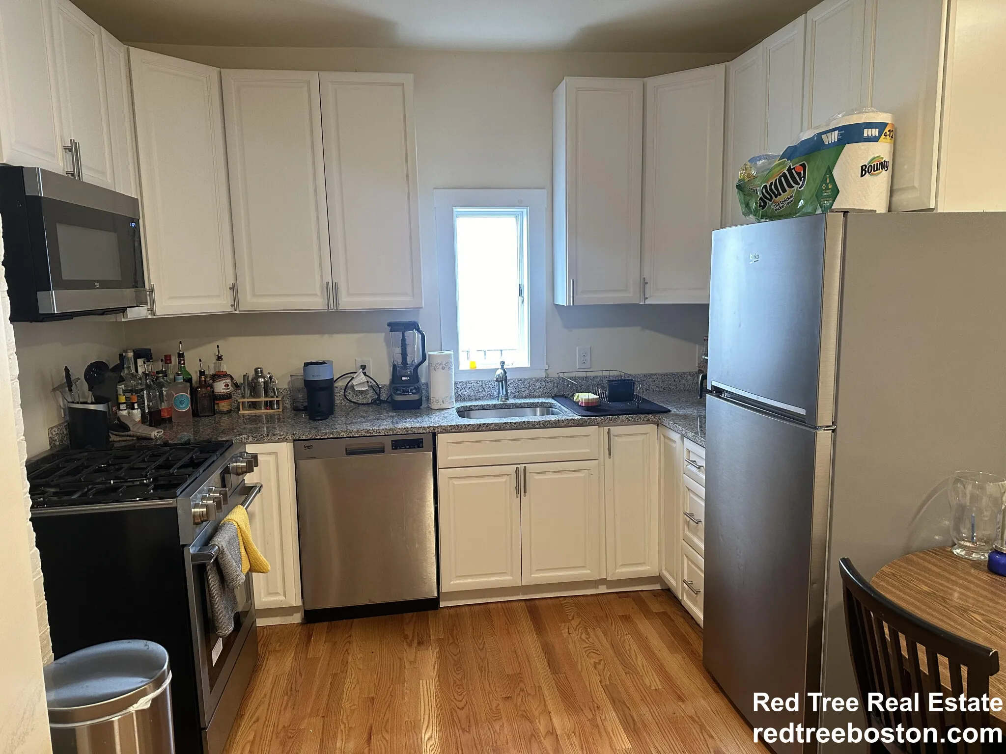 2 bed, 1 bath apartment for rent at 525 West 3rd St Unit 2R, South Boston — photo 1 of 9