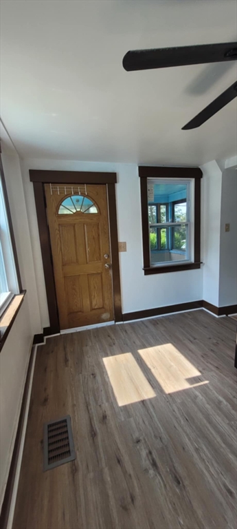 2 bed, 1 bath apartment for rent at 526 Crescent Unit 3, Athol — photo 2 of 7