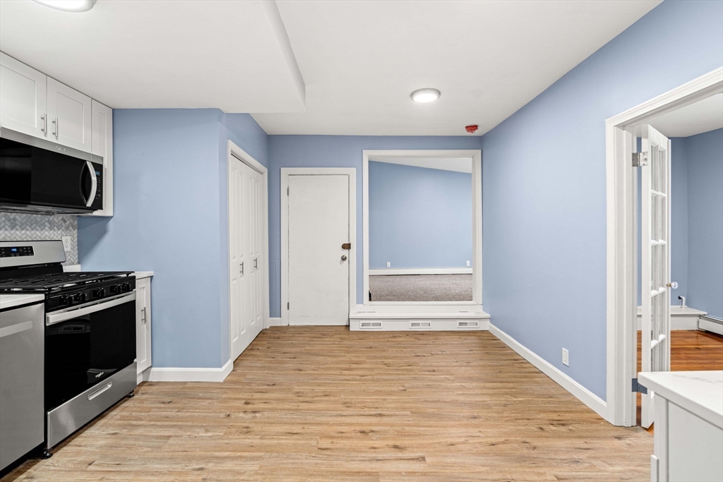 3 bed, 1 bath apartment for rent at 526 E 5th St Unit 2, South Boston — photo 6 of 27