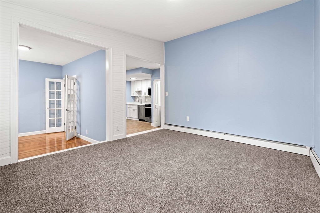 3 bed, 1 bath apartment for rent at 526 E 5th St Unit 2, South Boston — photo 12 of 27