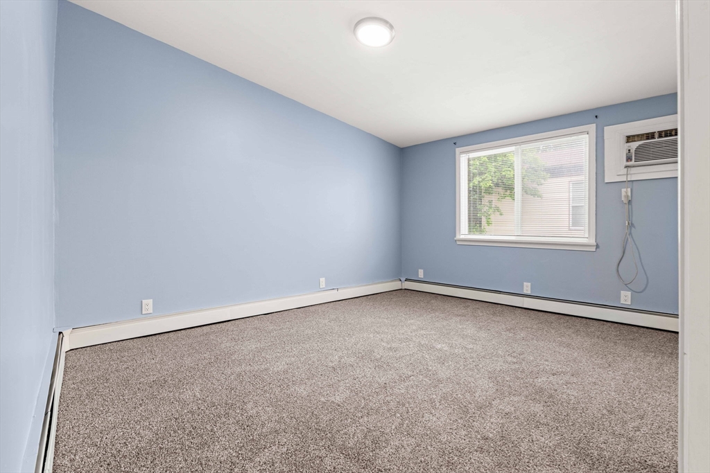 3 bed, 1 bath apartment for rent at 526 E 5th St Unit 2, South Boston — photo 11 of 27