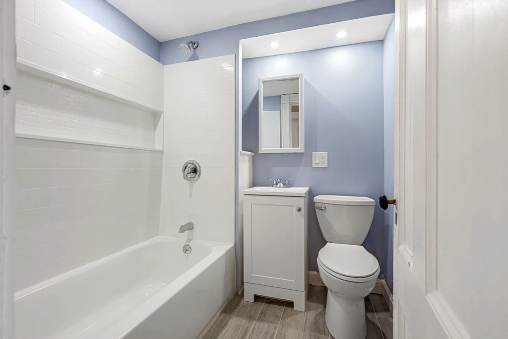 3 bed, 1 bath apartment for rent at 526 E 5th St Unit 3, South Boston — photo 21 of 24