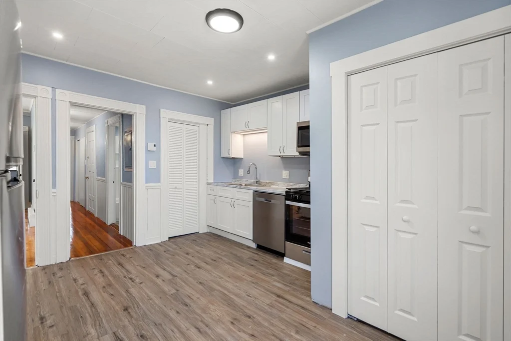 3 bed, 1 bath apartment for rent at 526 E 5th St Unit 3, South Boston — photo 10 of 24