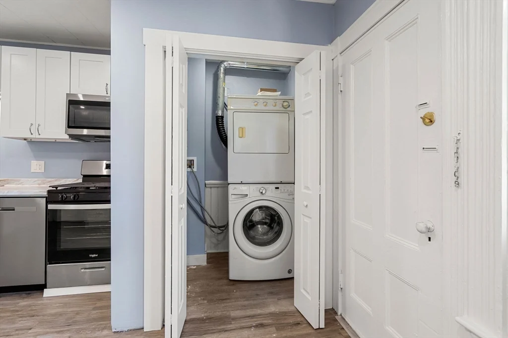 3 bed, 1 bath apartment for rent at 526 E 5th St Unit 3, South Boston — photo 14 of 24