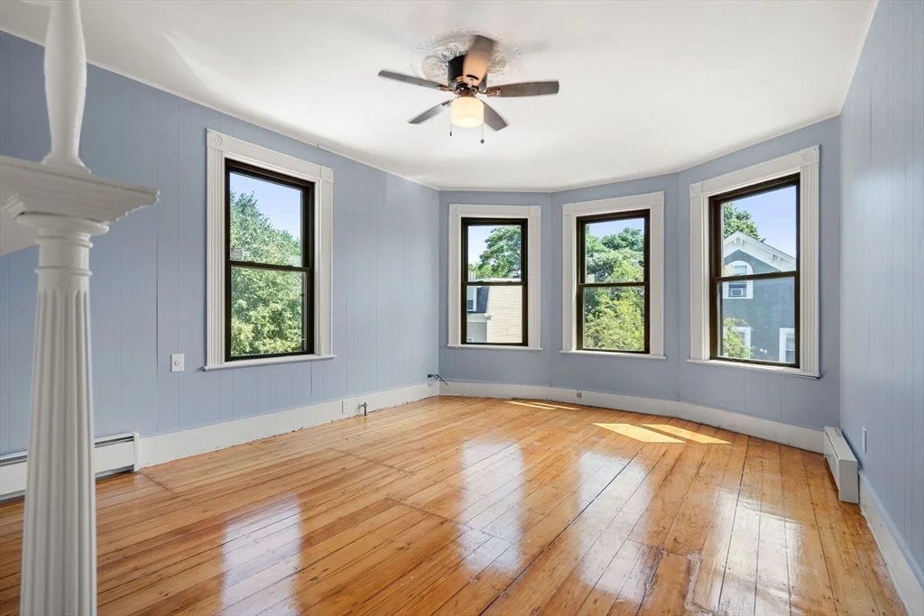 3 bed, 1 bath apartment for rent at 526 E 5th St Unit 3, South Boston — photo 3 of 24