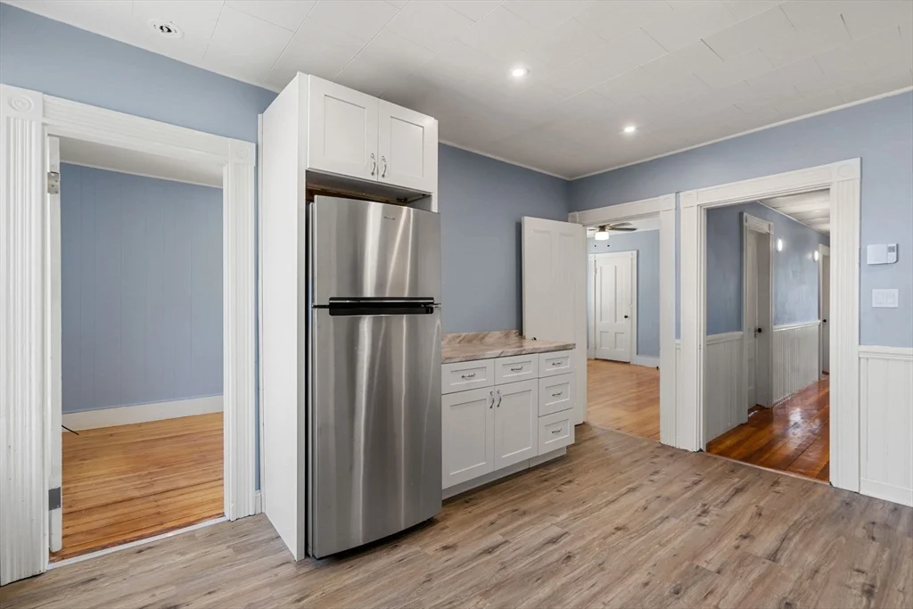 3 bed, 1 bath apartment for rent at 526 E 5th St Unit 3, South Boston — photo 9 of 24