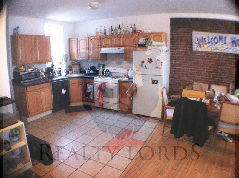 4 bed, 2 bath apartment for rent at 526 Harvard St Unit 3, North Brookline — photo 10 of 16