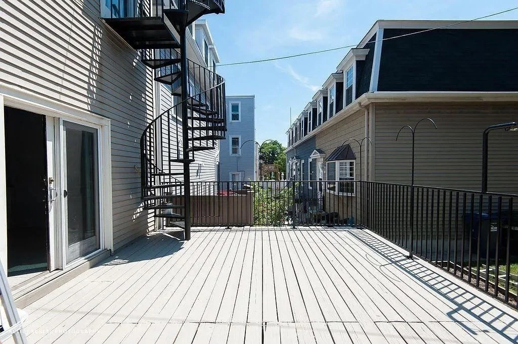4 bed, 1 bath apartment for rent at 527 4th St Unit 1, South Boston