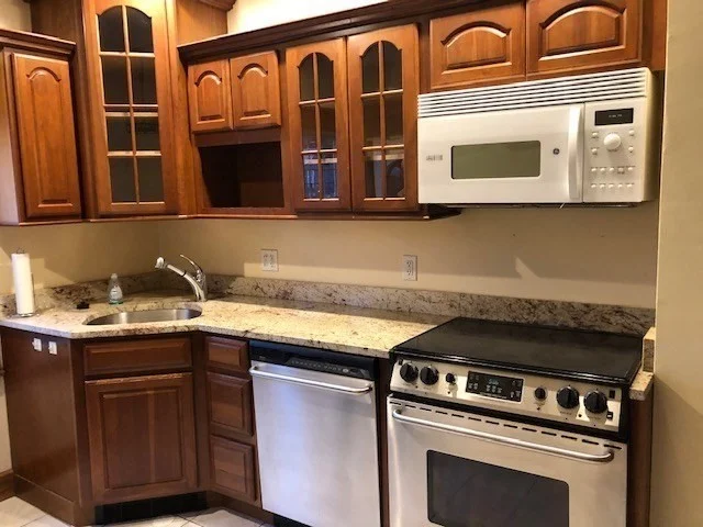 2 bed, 1 bath apartment for rent at 527 3rd St Unit 2, South Boston — photo 6 of 12