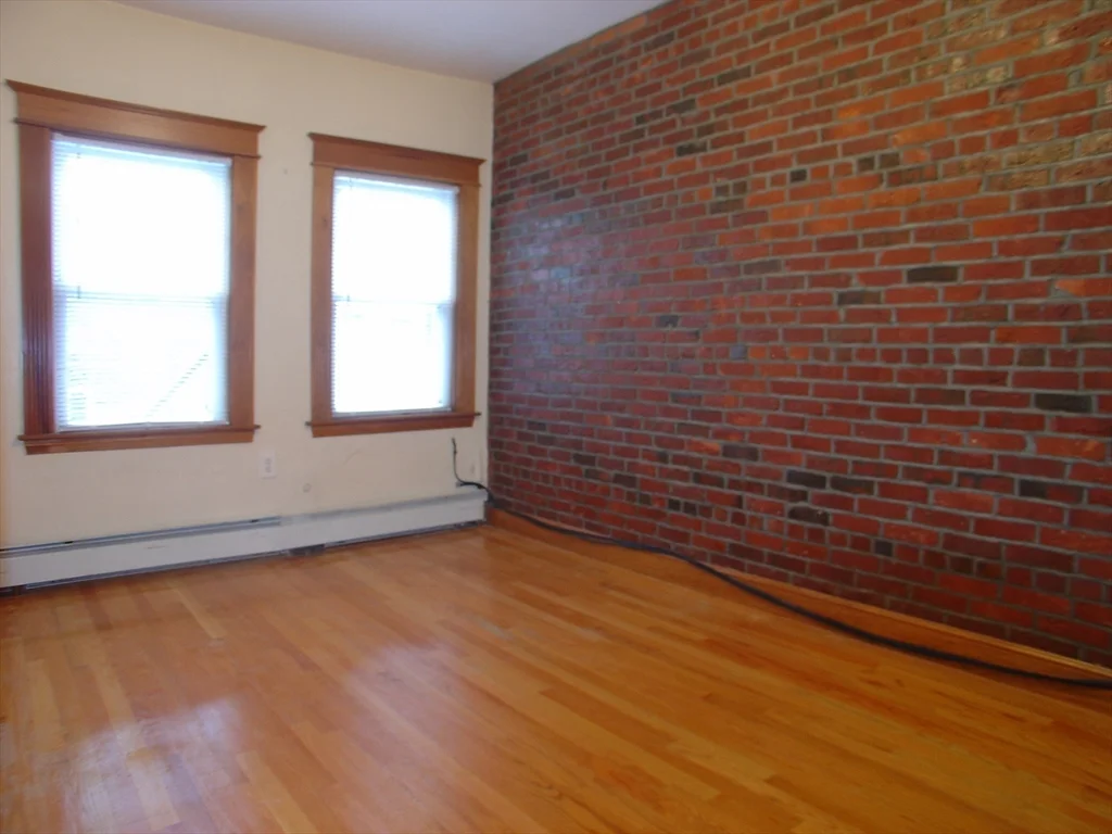 2 bed, 1 bath apartment for rent at 527 3rd St Unit 2, South Boston — photo 9 of 12
