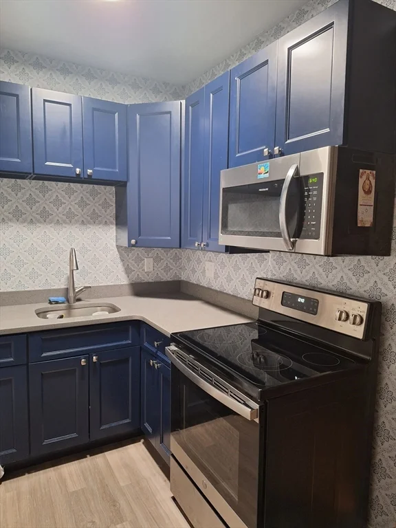 Studio bed, 1 bath apartment for rent at 527 Nantasket Ave Unit 3, Hull — photo 2 of 3