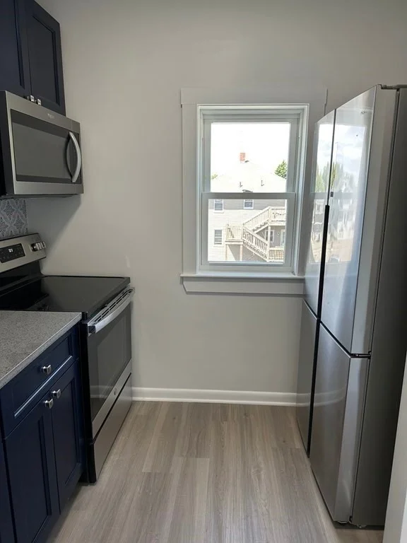 1 bed, 1 bath apartment for rent at 527 Nantasket Ave Unit 4, Hull — photo 2 of 5