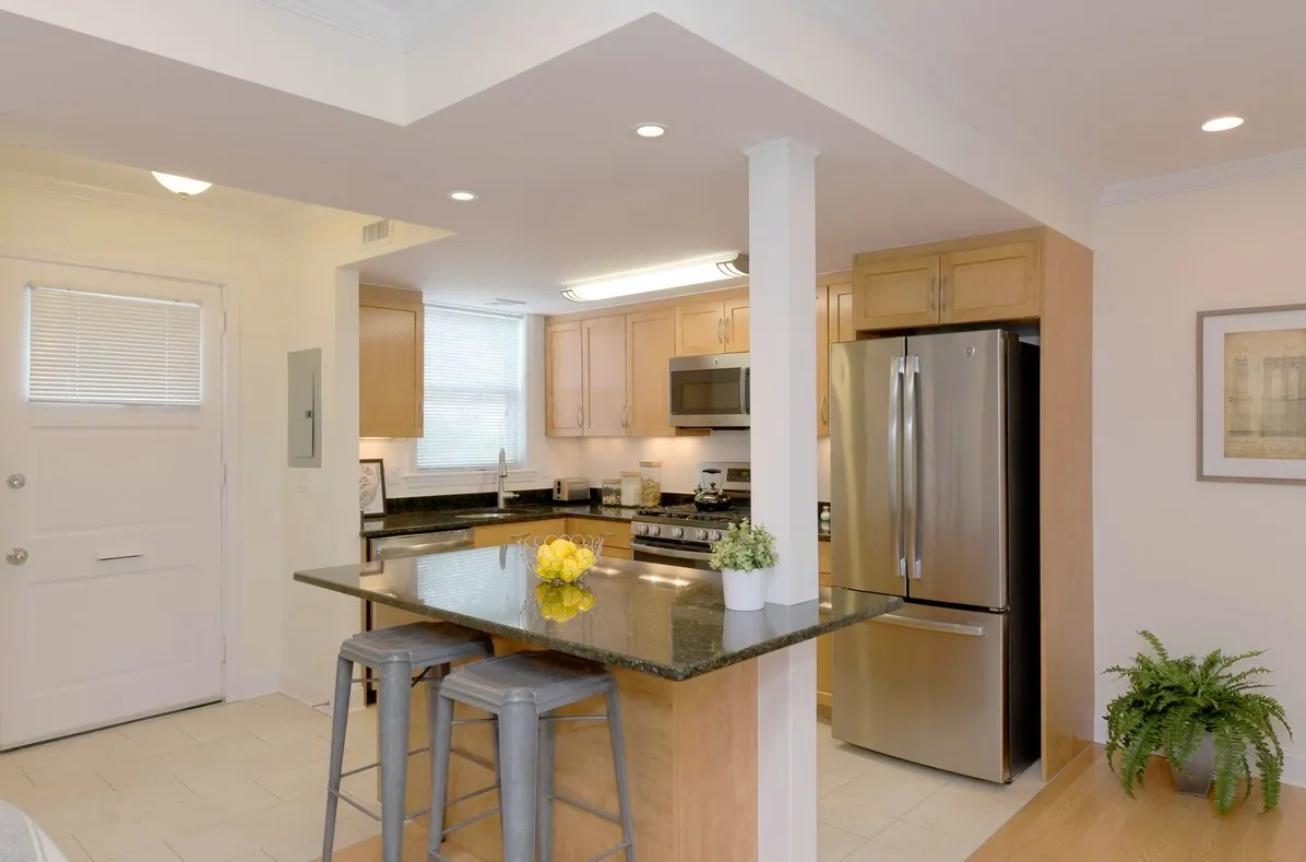 2 bed, 1 bath apartment for rent at 527 Vfw Pkwa Unit V527, Chestnut Hill