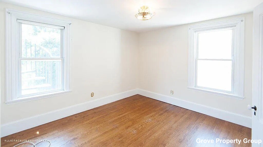 4 bed, 1 bath apartment for rent at 527 West Fourth St Unit 1, South Boston — photo 8 of 22